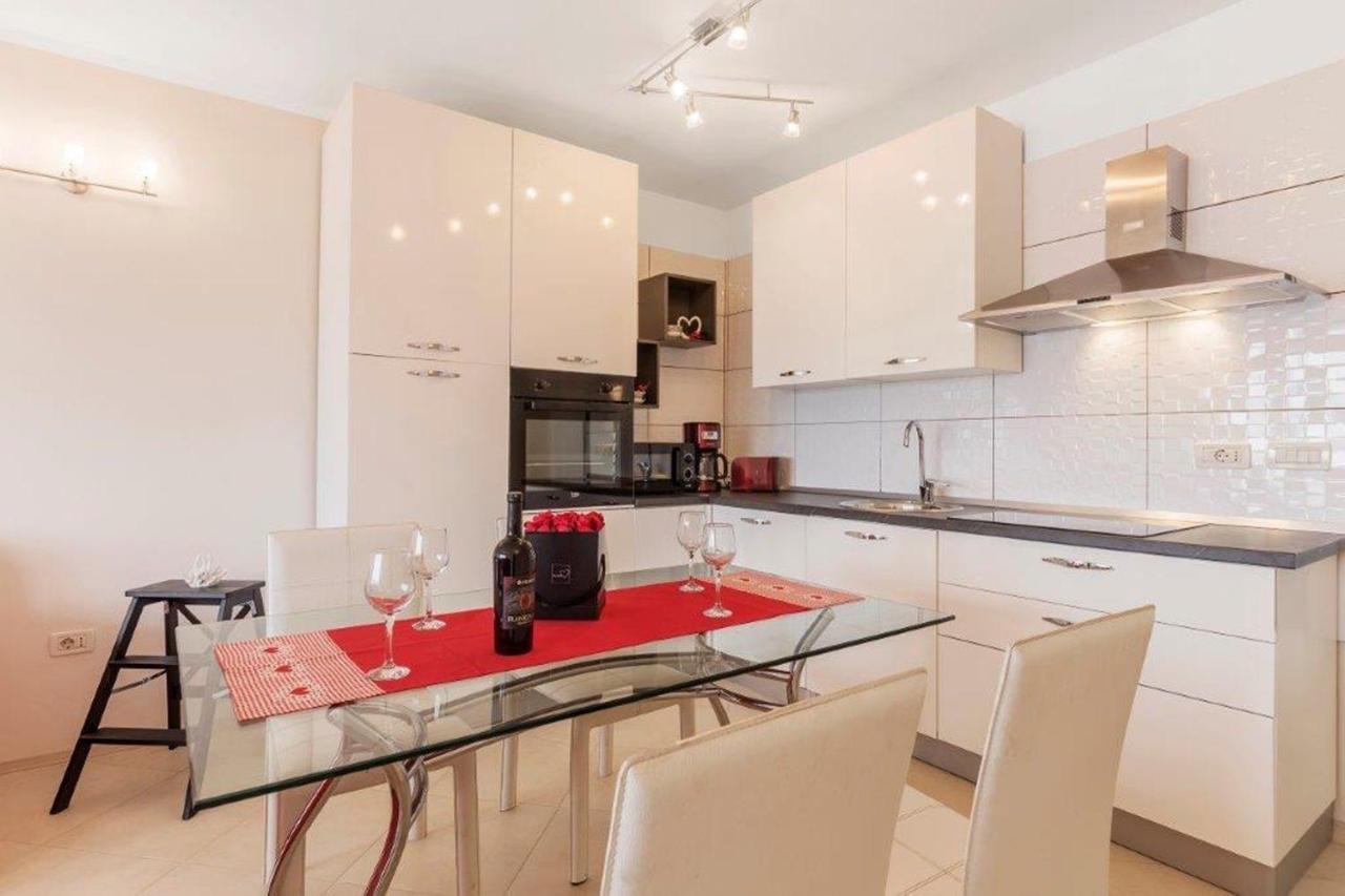 Apartment Dubravka Near The Sandy Beach 梅杜林 外观 照片