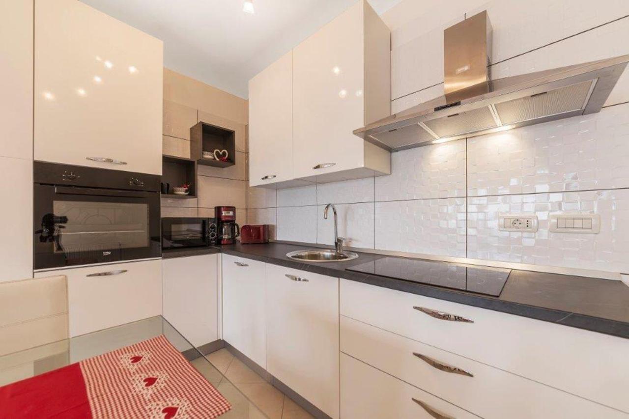 Apartment Dubravka Near The Sandy Beach 梅杜林 外观 照片